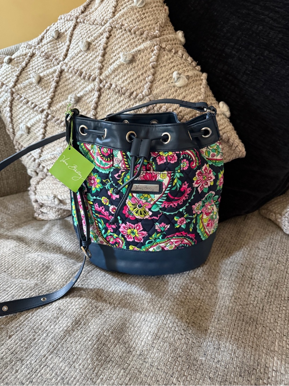 NWT VERA BRADLEY Draw String Crossbody
Petal Paisley Print